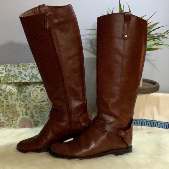 Tory Burch Stunning Leather Boots - Picture 2 of 16